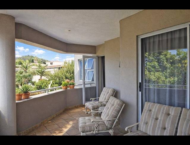 2 BEDROOM TOWNHOUSE FOR SALE IN BEDFORD PARK